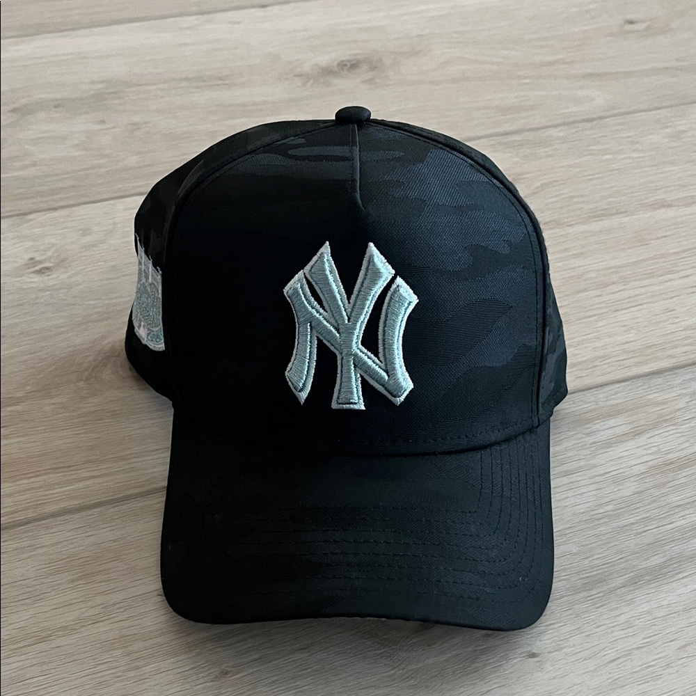 New Era Ice Blue camo Yankees SnapBack
